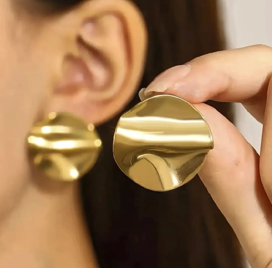 Aína Gold Plated Anti- Tarnish Stud Earrings ✨