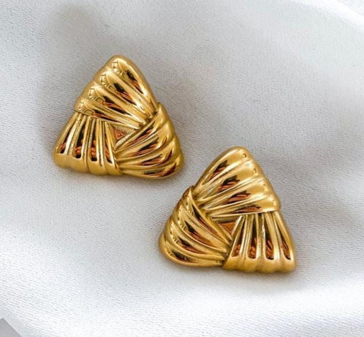 Aína Anti-Tarnish Twisted Knot Stud Earrings, Gold Plated, Textured Design✨