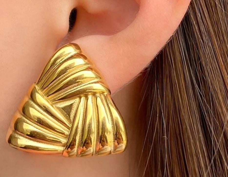 Aína Anti-Tarnish Twisted Knot Stud Earrings, Gold Plated, Textured Design✨