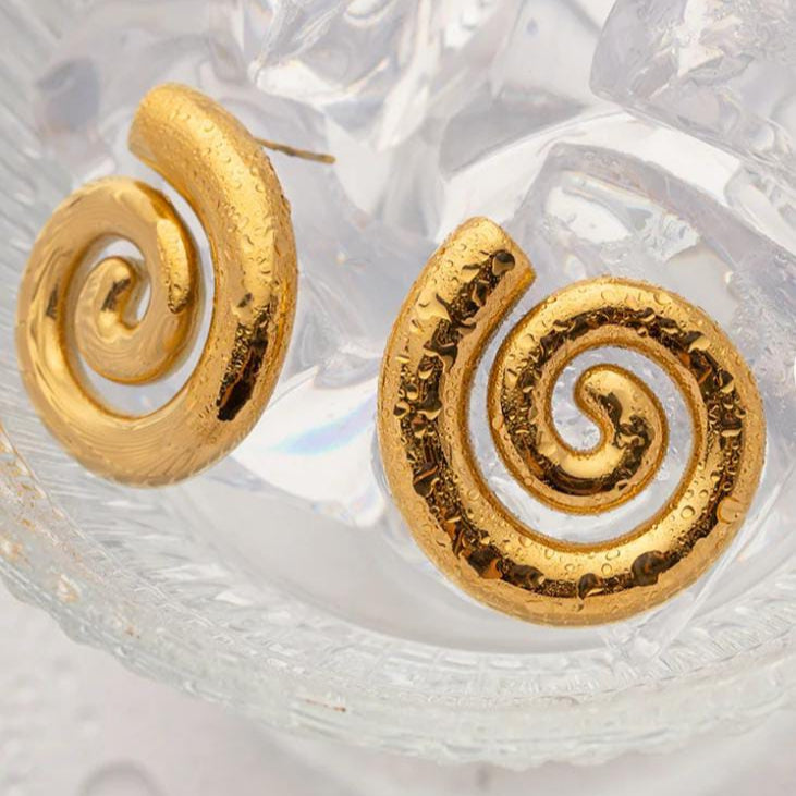 Aína Anti - tarnish Gold Plated Round Shaped Stud Earrings ✨