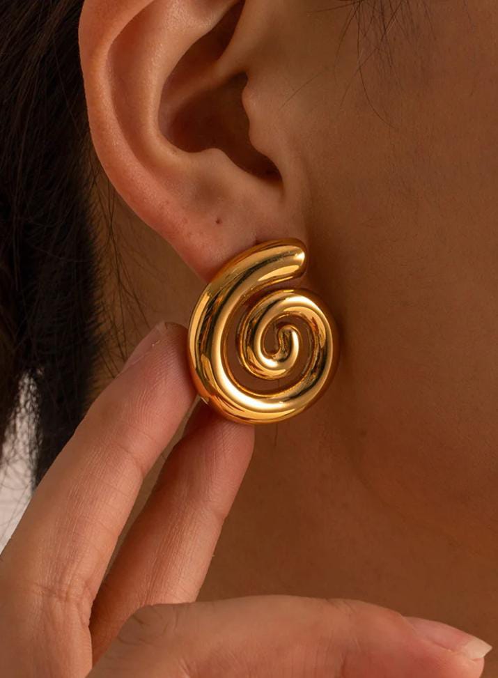 Aína Anti - tarnish Gold Plated Round Shaped Stud Earrings ✨