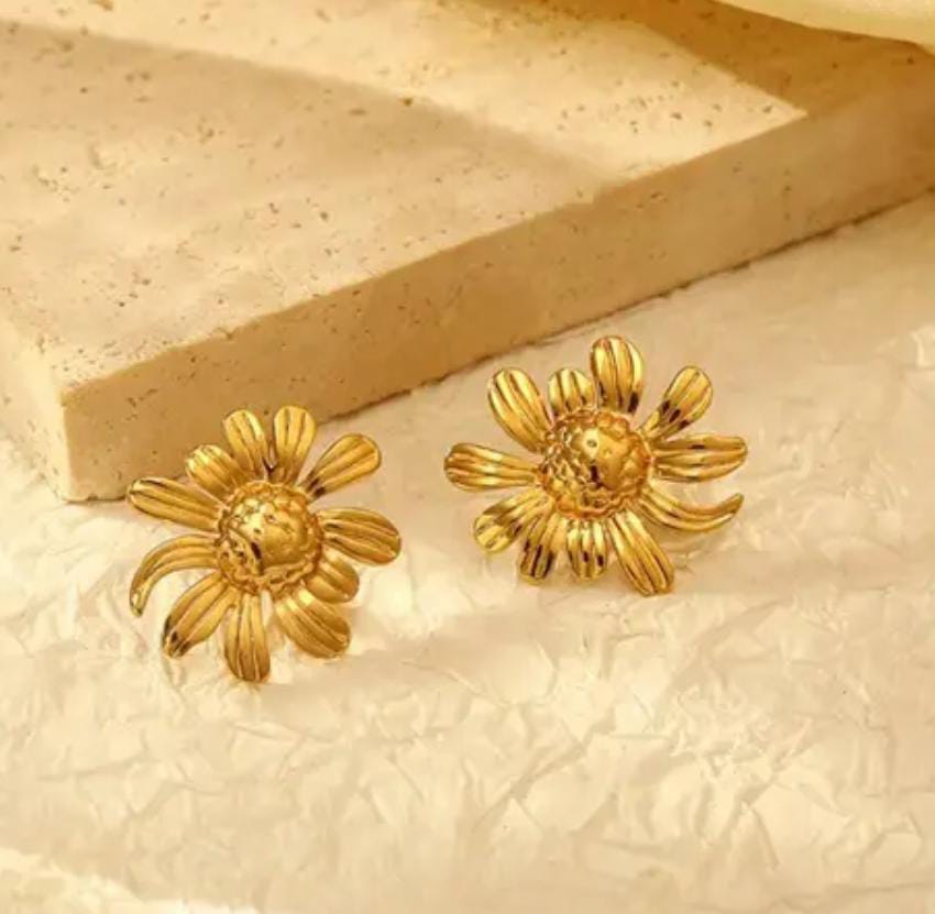 Aína Anti - Tarnish High Quality 18k Gold Plated Hook hoop Earrings ✨