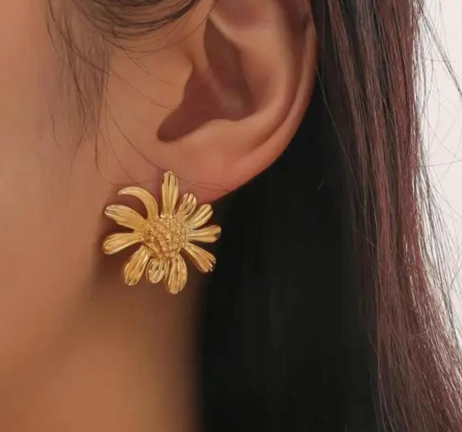 Aína Anti - Tarnish High Quality 18k Gold Plated Hook hoop Earrings ✨