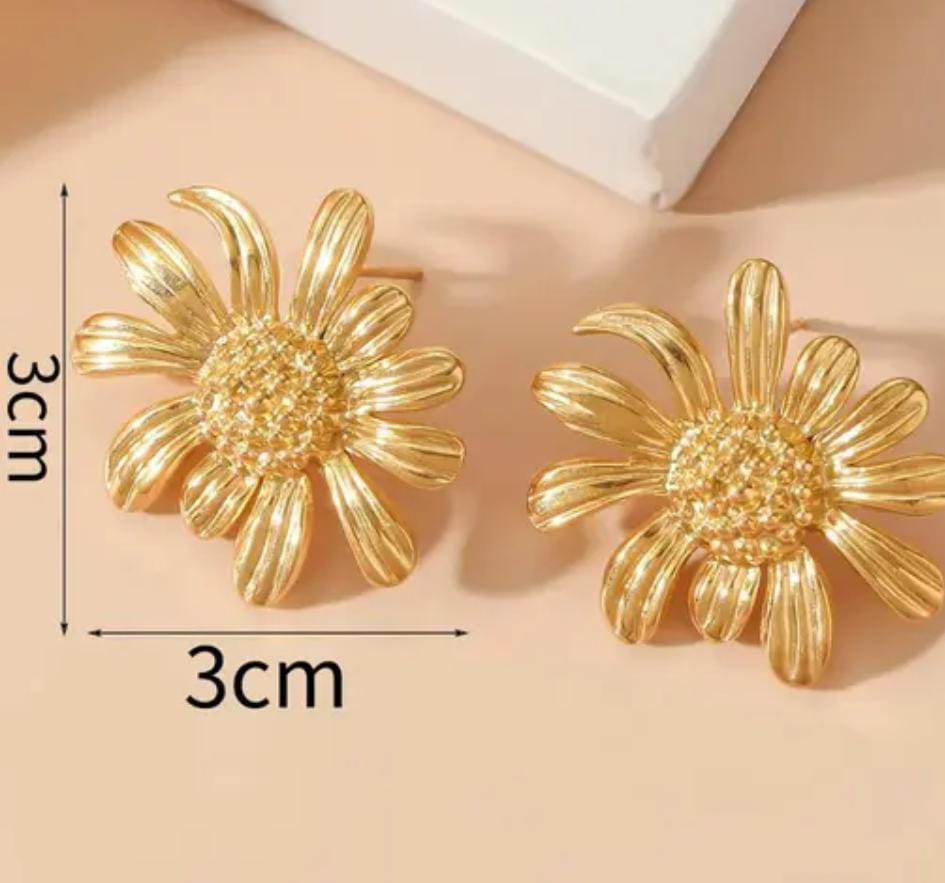 Aína Anti - Tarnish High Quality 18k Gold Plated Hook hoop Earrings ✨