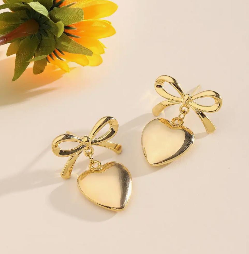 Aína Anti-Tarnish Bow Heart Gold  Earrings ✨
