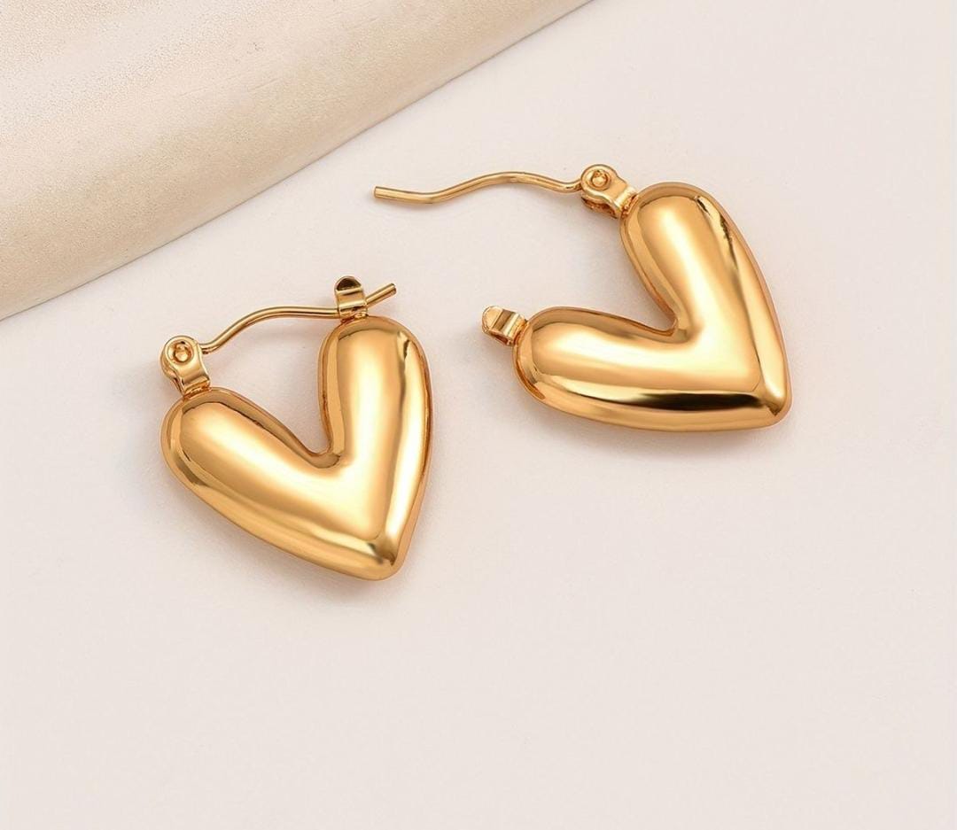Aína Anti-Tarnish Heart Shaped Hoop stainless Steel Earrings ✨