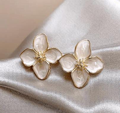 Aína Anti-Tarnish Enamel Delicate Flower Earrings ✨