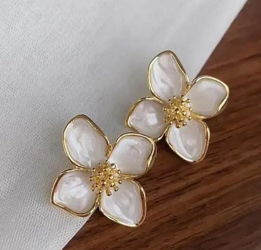 Aína Anti-Tarnish Enamel Delicate Flower Earrings ✨