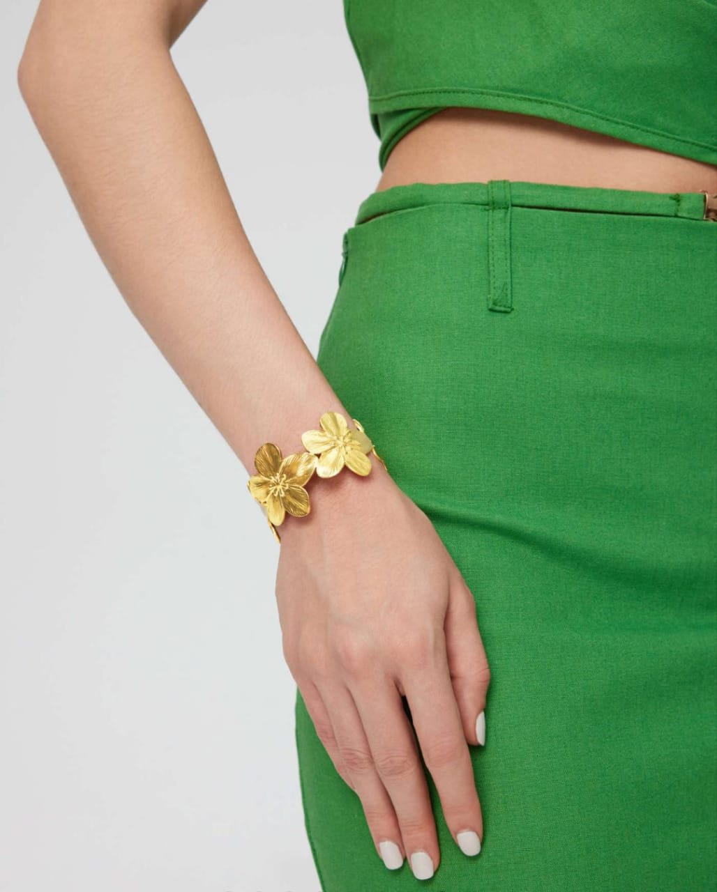 Aína Anti-Tarnish Golden Flower Bracelet ( Adjustable Size) ✨