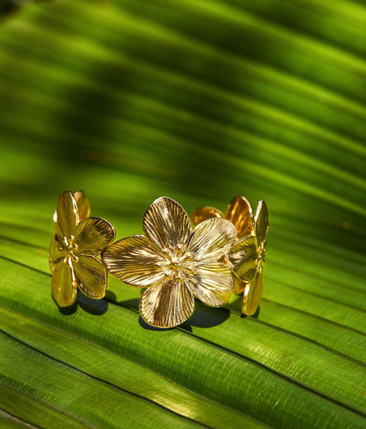 Aína Anti-Tarnish Golden Flower Bracelet ( Adjustable Size) ✨