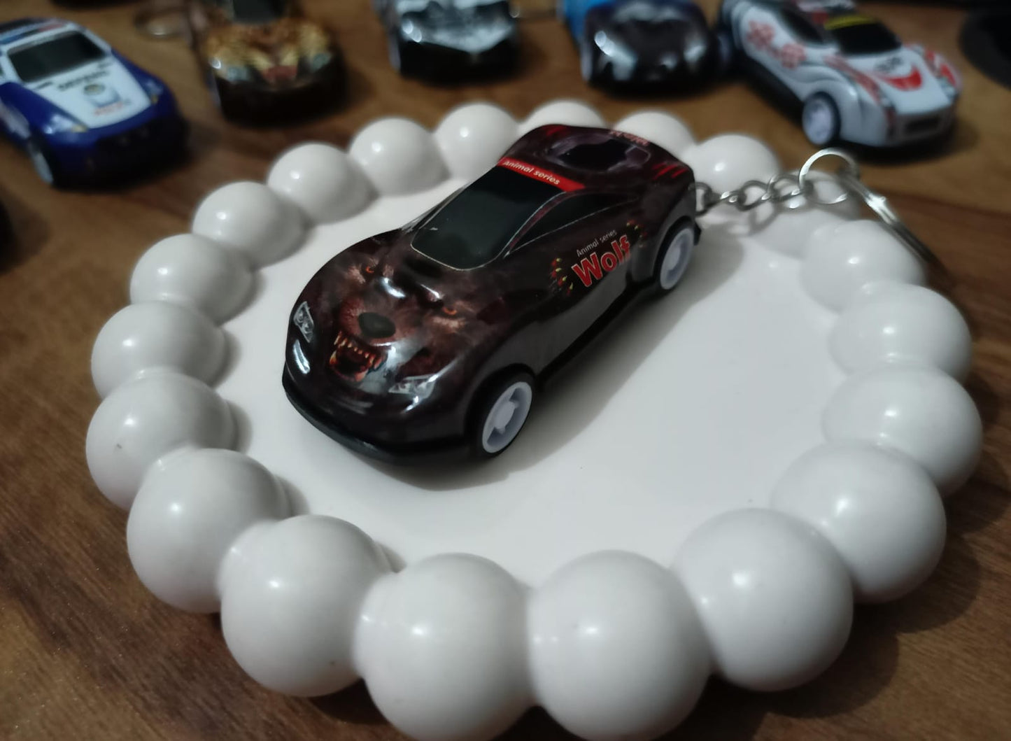 🐺 Wolf-Themed Miniature Car Keychain