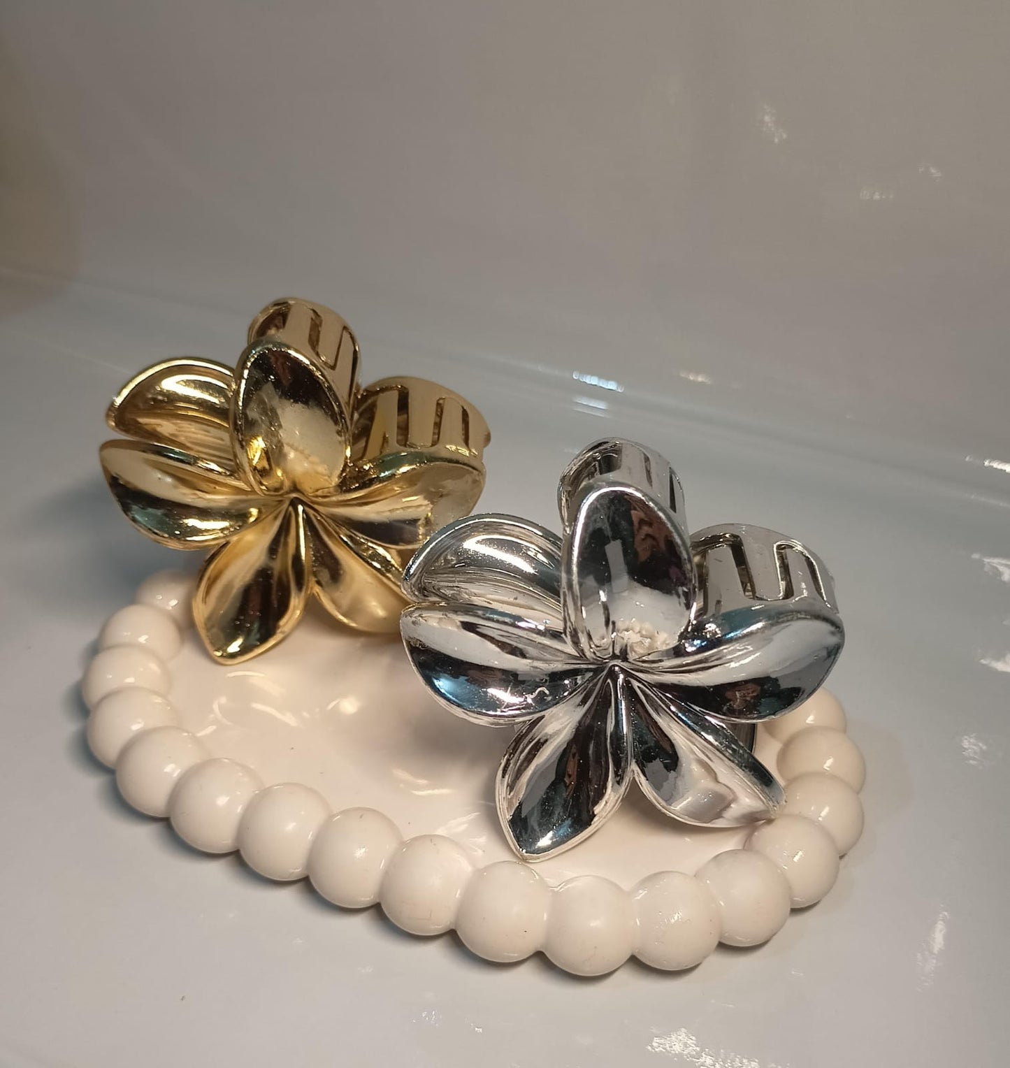 Luxe Bloom Claw Clips – Gold & Silver Edition✨