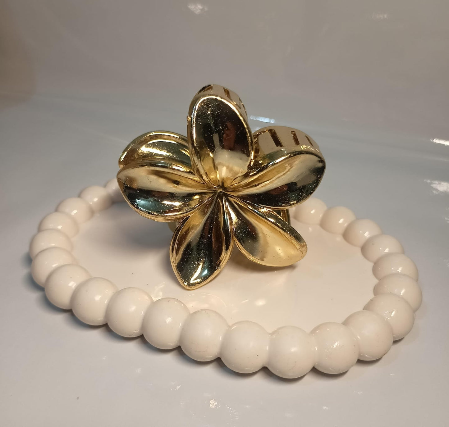 Golden Bloom Hair Claw 🌸✨