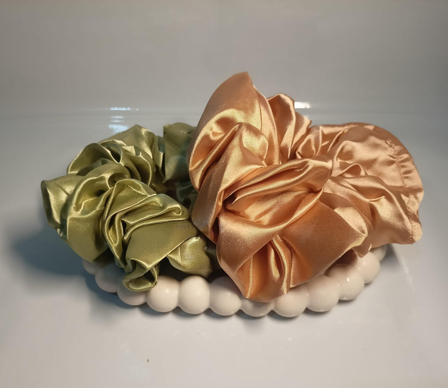 Glossy Scrunchies Duo