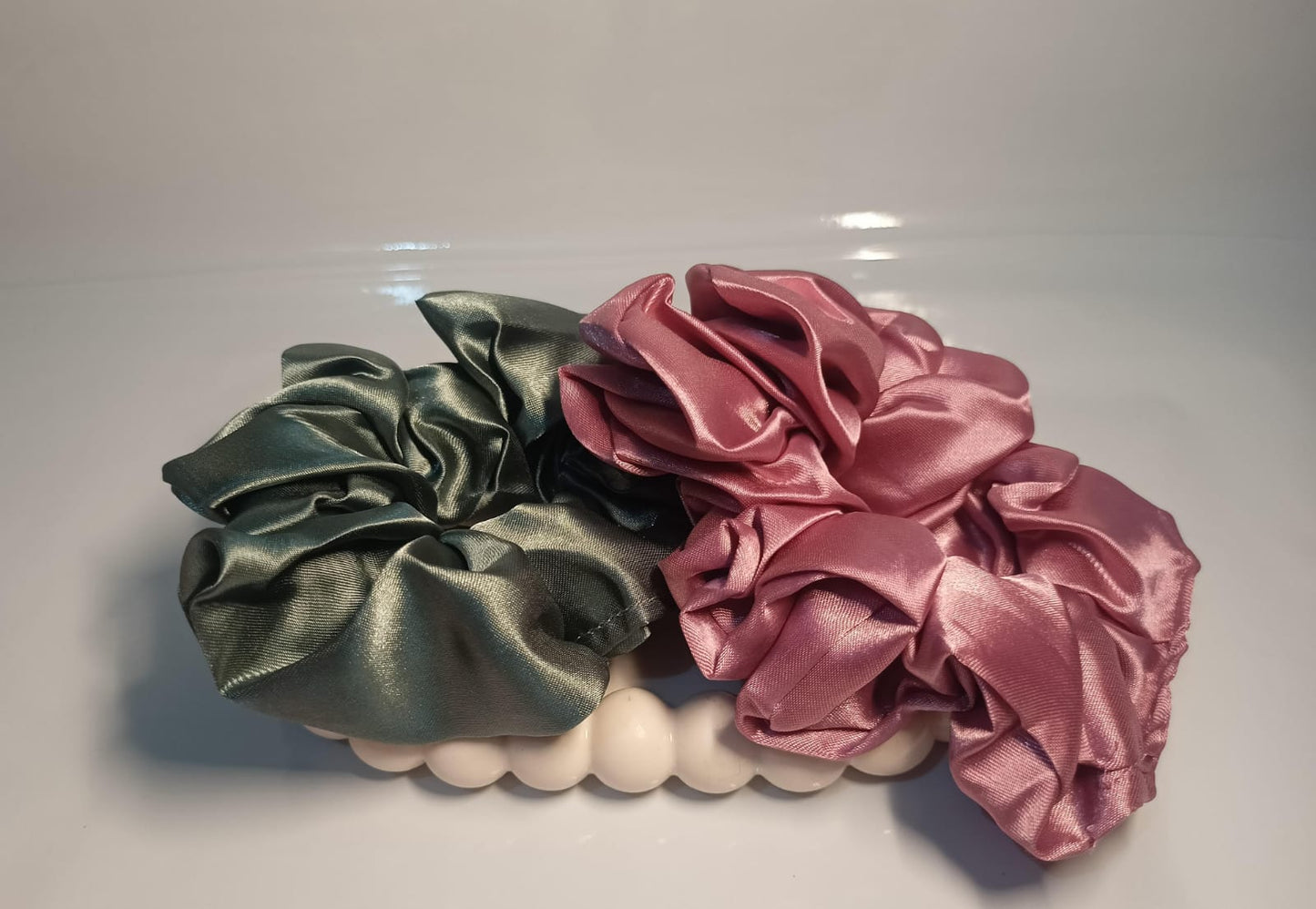 Glossy Scrunchies Duo