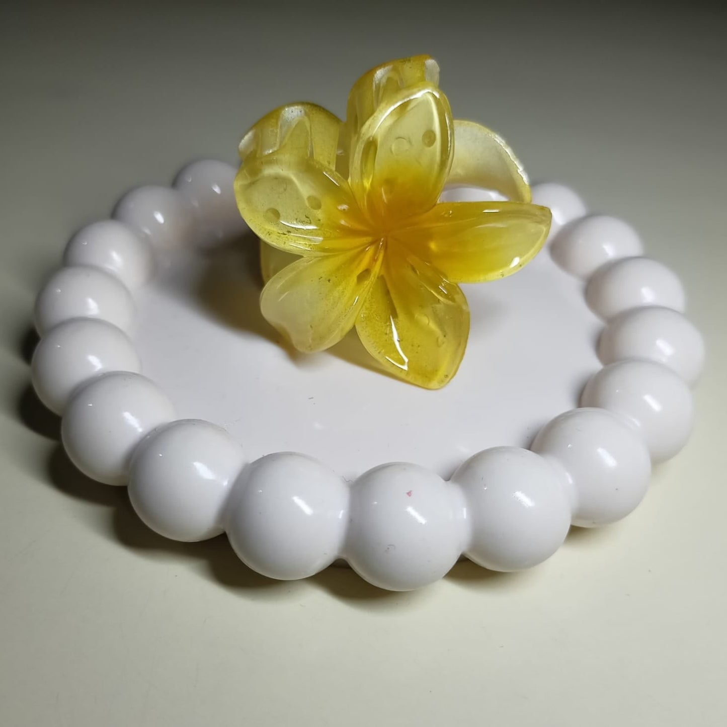Medium Size Resin Flower Claw