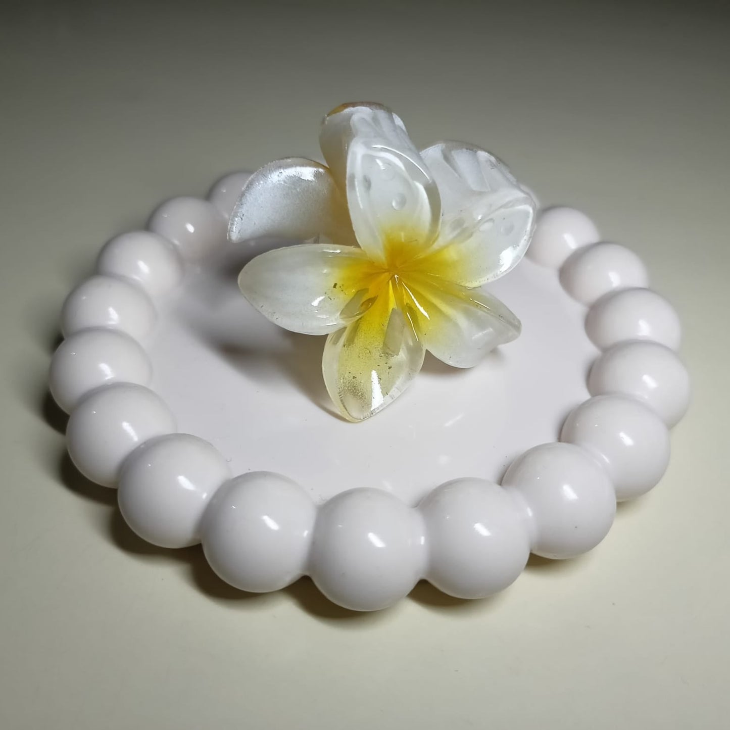 Medium Size Resin Flower Claw
