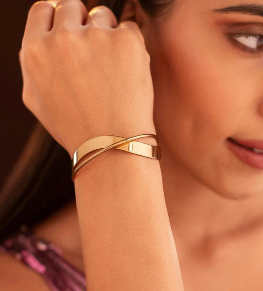 Aína Anti-Tarnish Sleek Bangle Bracelet ✨