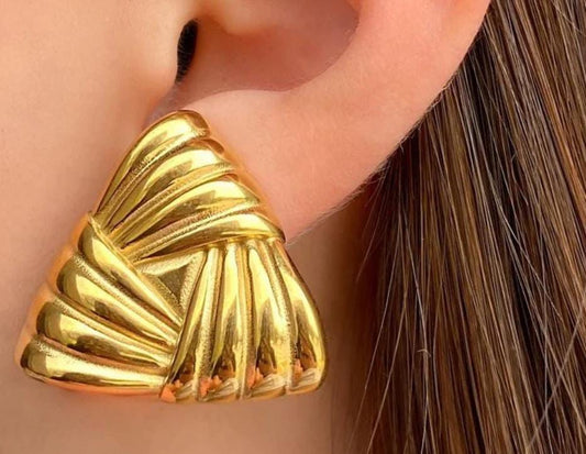 Aína Anti-Tarnish Twisted Knot Stud Earrings, Gold Plated, Textured Design✨