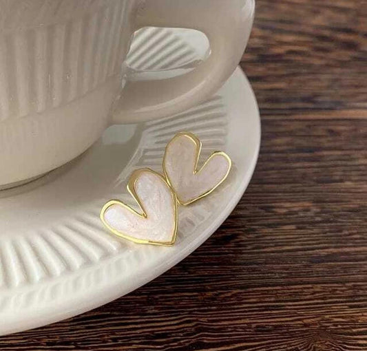 Aína Anti Tarnish White Heart Stud earrings ✨