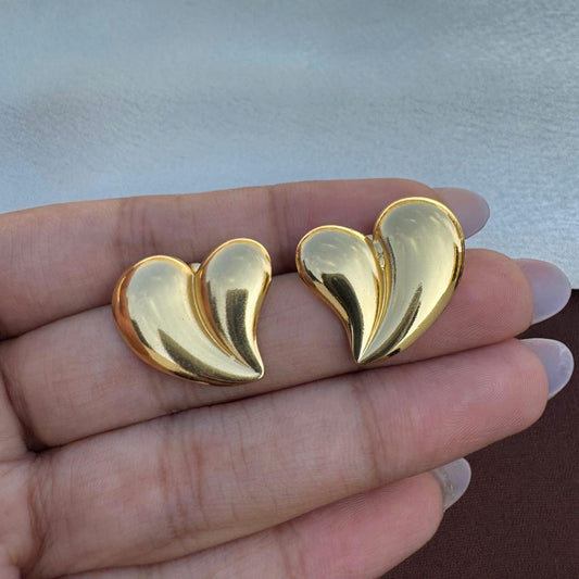 Aína Anti - Tarnish Gold Plated Heart Shaped Stud Earrings ✨