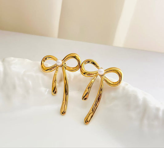 Aína Anti- Tarnish Bow Gold Plated Earrings ✨